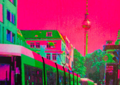 kleine Berlinserie Titel: B59, 13x18cm, Fototransfer auf Malplatte mit Acrylstiften bearbeitet, 2025